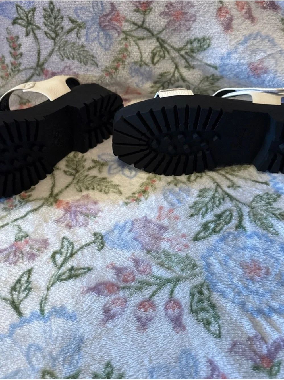 Zodiac lightweight sandals